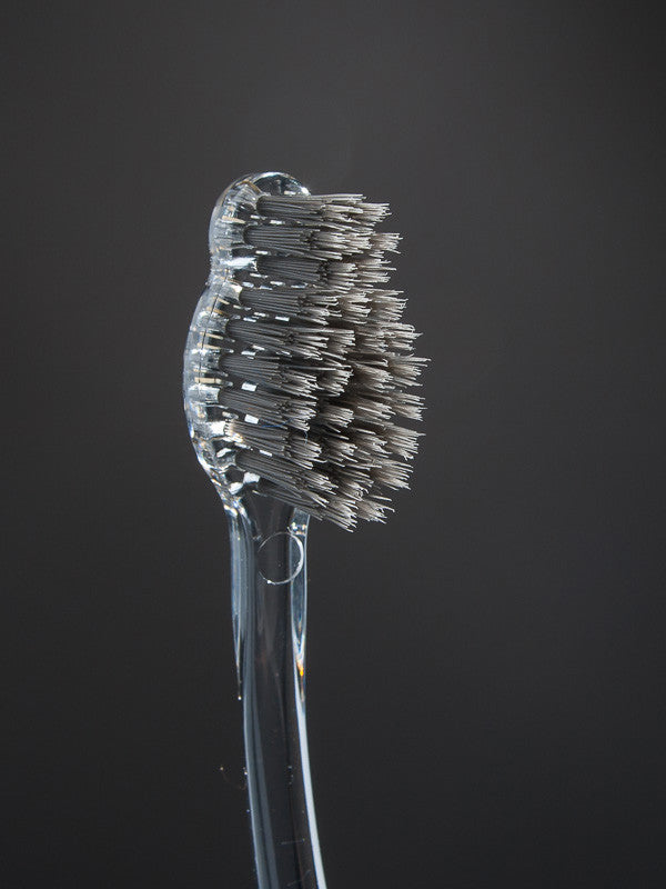 Dantų šepetėlis Apatite su bambuko anglimi. Pagaminti nano technologijomis ir skirti sugerti kvapus, balinti dantis.